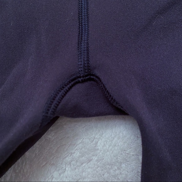 Lululemon cropped mesh dark navy leggings - Picture 6 of 6